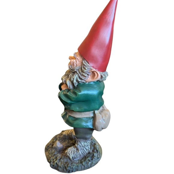 Garden Gnome Dave with Folded Arms - Picture 7 of 10